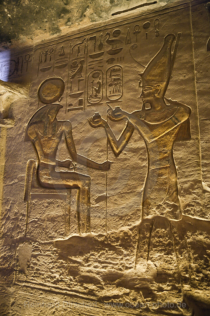 Relief in Kleiner Hathor Tempel der Nefertari