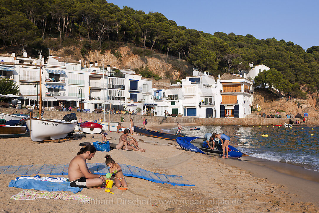 Badestrand von Tamariu, Costa Brava, Mittelmeer, Spanien