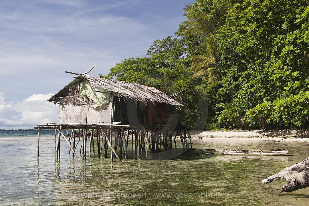 Stelzenhaus auf Insel bei Sorong