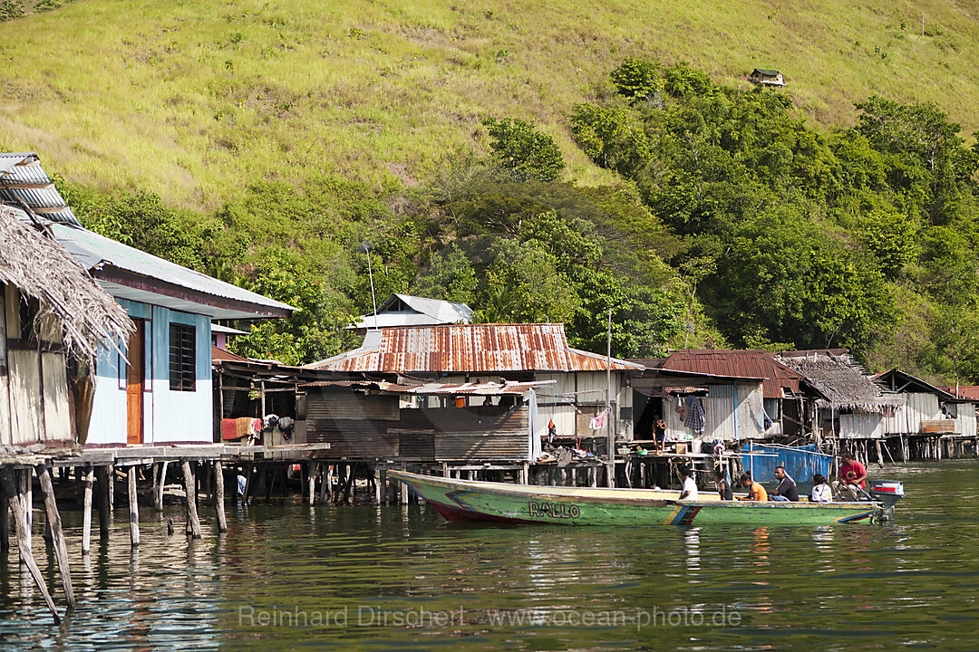 Fischerhuetten am Sentani See