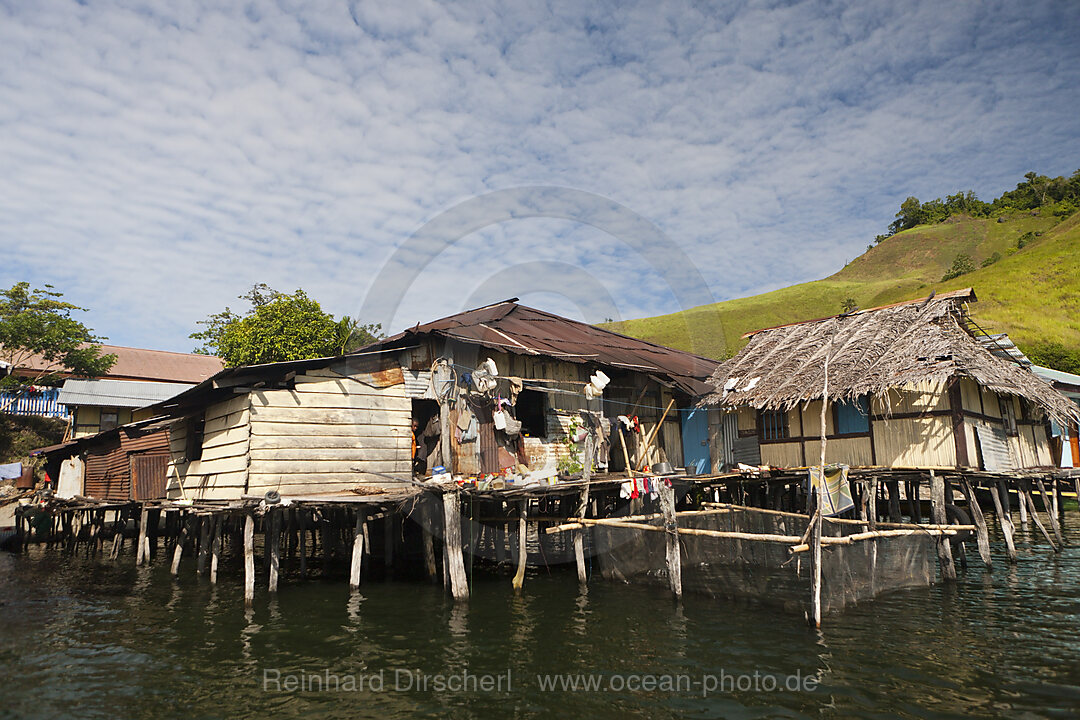 Fischerhuetten am Sentani See