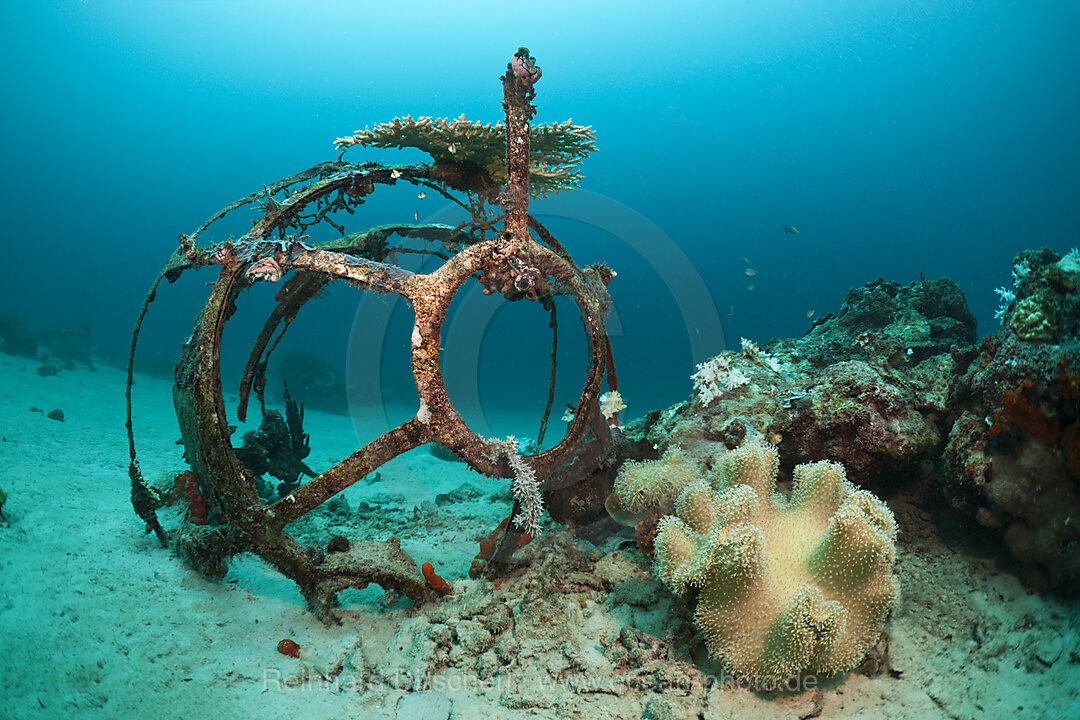 Wreckage at Ahe Housreef