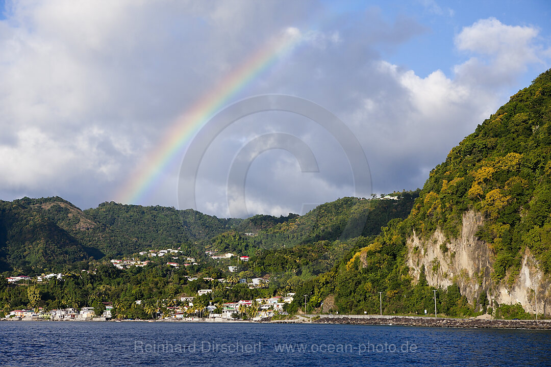 Regenbogen ueber Dominica