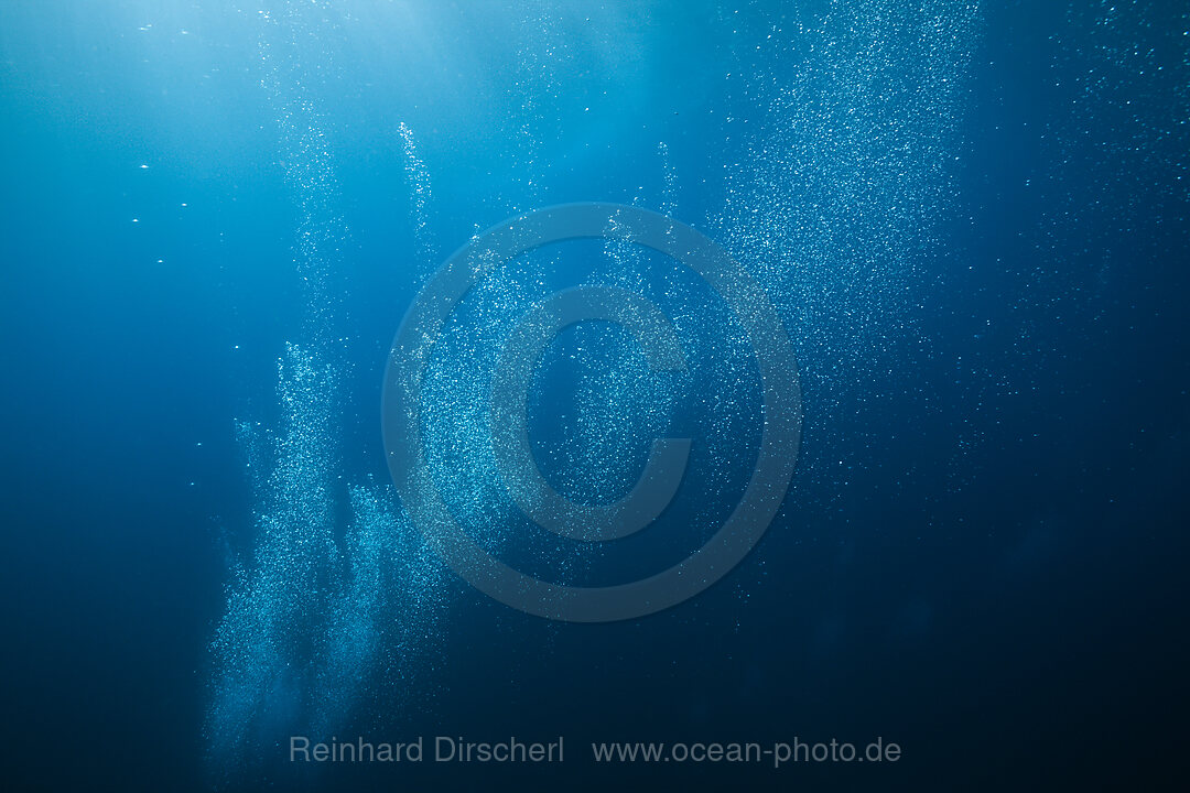 Air Bubbles in Ocean