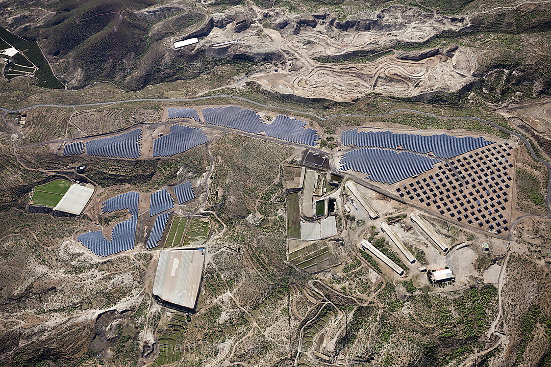 Luftaufnahme Solaranlagen bei El Poris