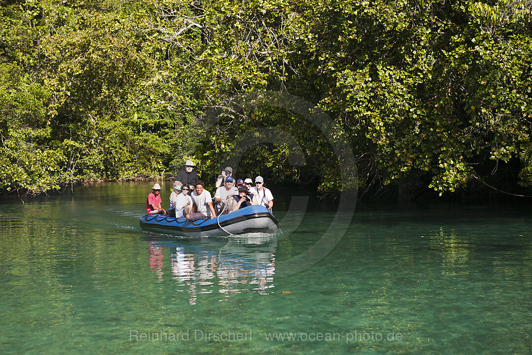 Ausflug in die Rock Islands der Strait of Iris, n/a, Triton Bay, West Papua, Indonesien