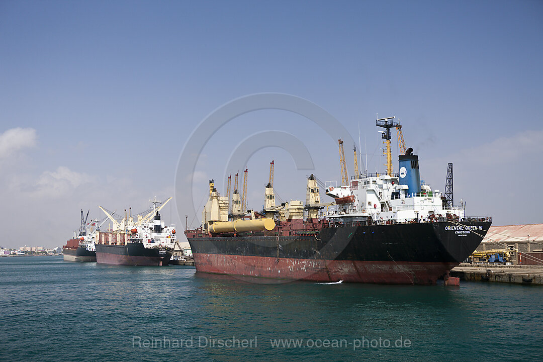 Schiffe im Hafen von Port Sudan, Rotes Meer, Sudan