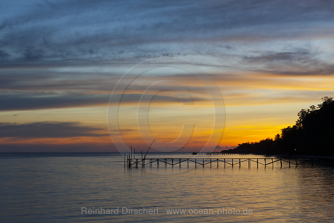 Sonnenuntergang im Papua Explorers Resort, Gam, Raja Ampat, West Papua, Indonesien