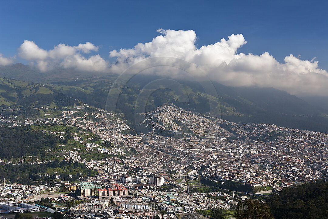 Blick auf die Hauptstadt Quito, Galapagos, Ecuador