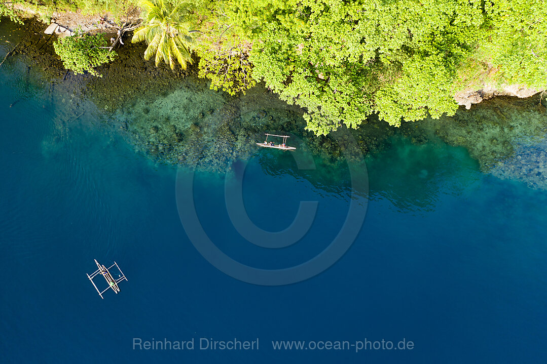 Einwohner mit Auslegerbooten, Tufi, Cape Nelson, Papua Neuguinea