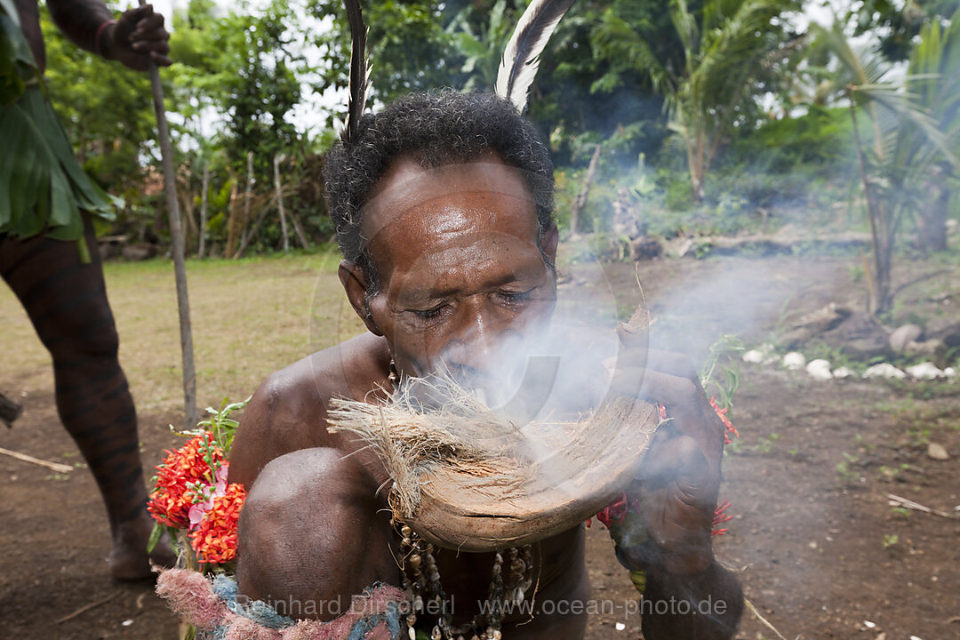 Demonstration Feuer machen, Tufi, Oro Provinz, Papua Neuguinea