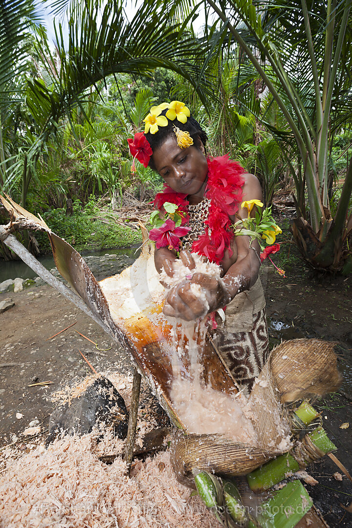 Demonstration der Sago-Herstellung, Tufi, Oro Provinz, Papua Neuguinea