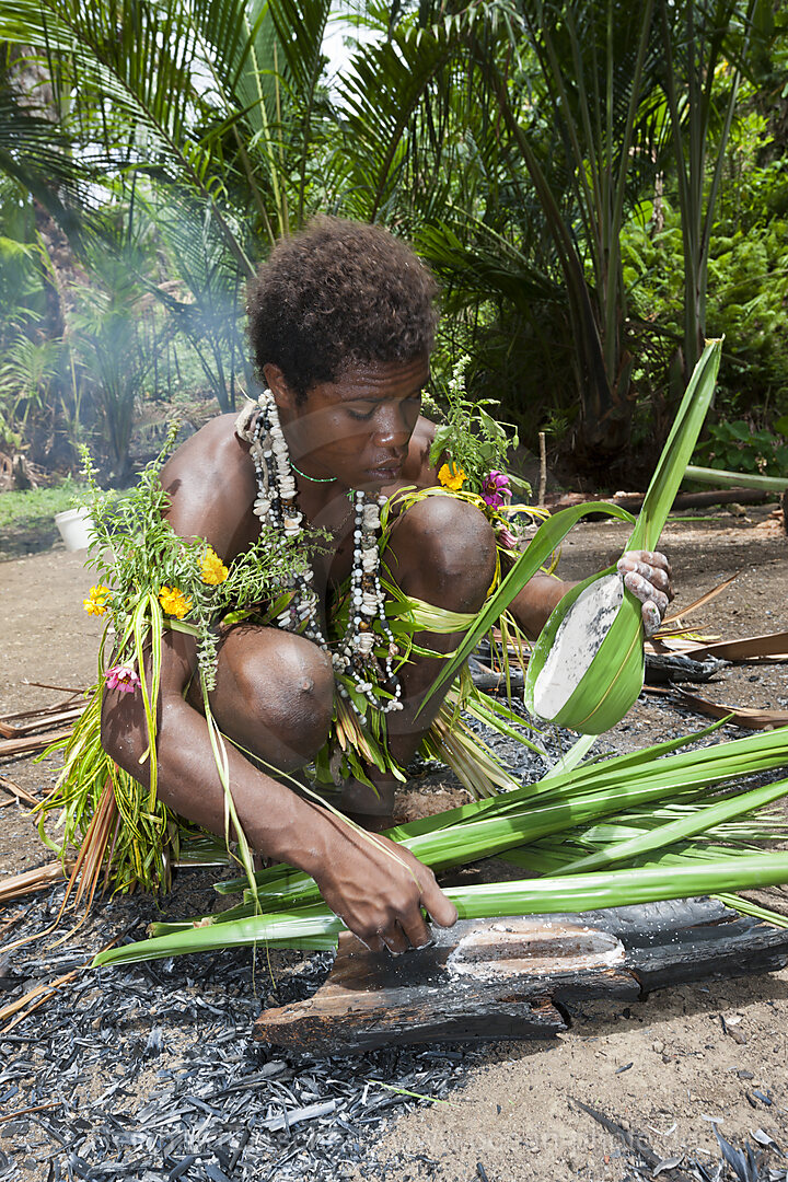 Demonstration der Sago-Herstellung, Tufi, Oro Provinz, Papua Neuguinea