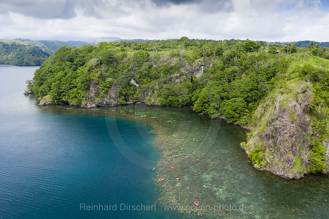 Kajaken in Fjords bei Tufi, Tufi, Cape Nelson, Papua Neuguinea