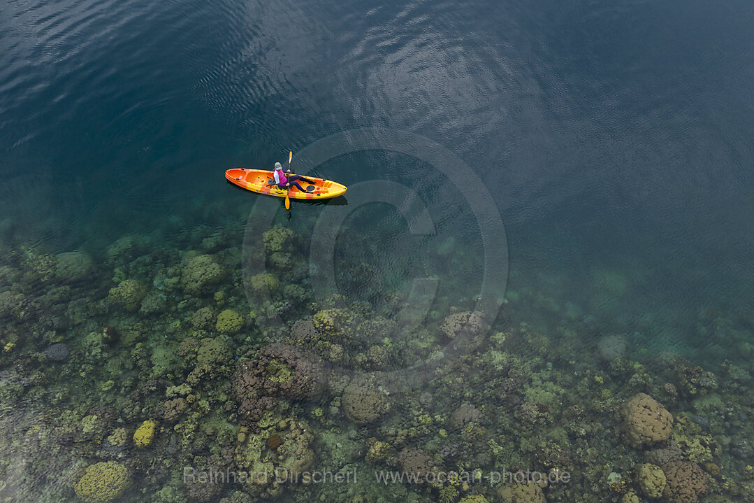 Kajaken in Fjords bei Tufi, Tufi, Cape Nelson, Papua Neuguinea