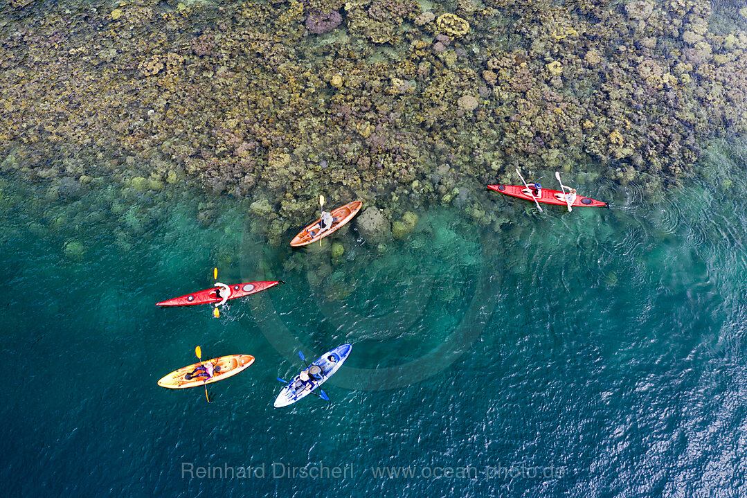 Kajaken in Fjords bei Tufi, Tufi, Cape Nelson, Papua Neuguinea