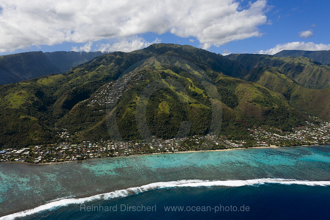 Luftaufnahme der Westkueste von Tahiti, Tahiti, Franzoesisch-Polynesien