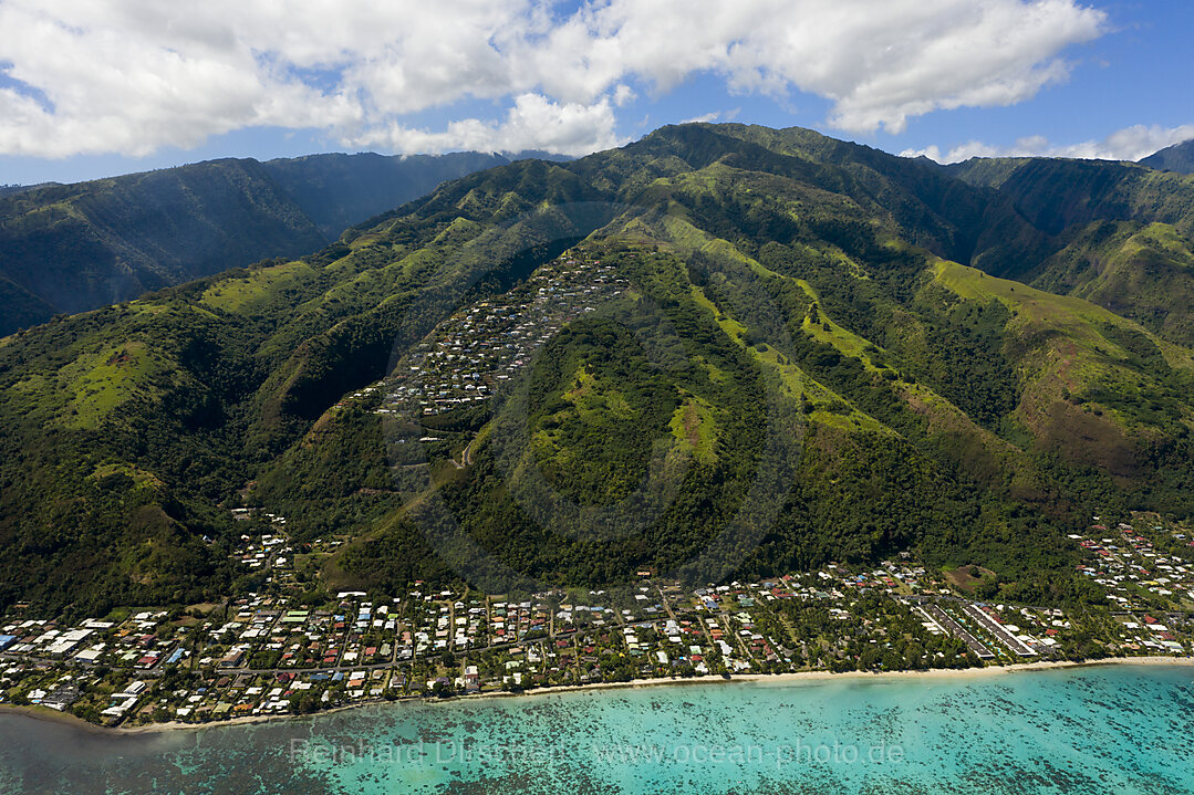 Luftaufnahme der Westkueste von Tahiti, Tahiti, Franzoesisch-Polynesien