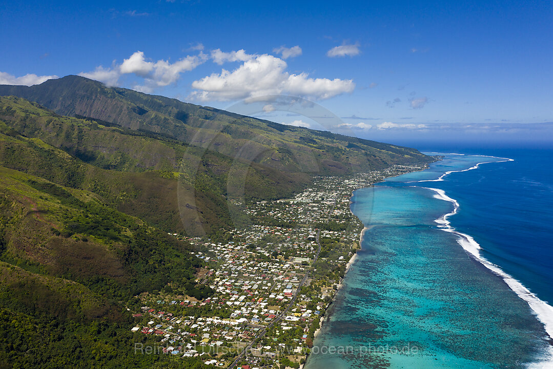 Luftaufnahme der Westkueste von Tahiti, Tahiti, Franzoesisch-Polynesien