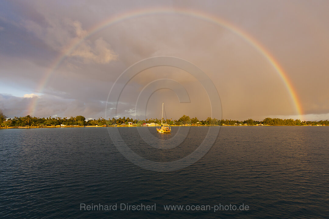 Rainbow in front of Rotoava, Fakarava, Tuamotu Archipel, French Polynesia