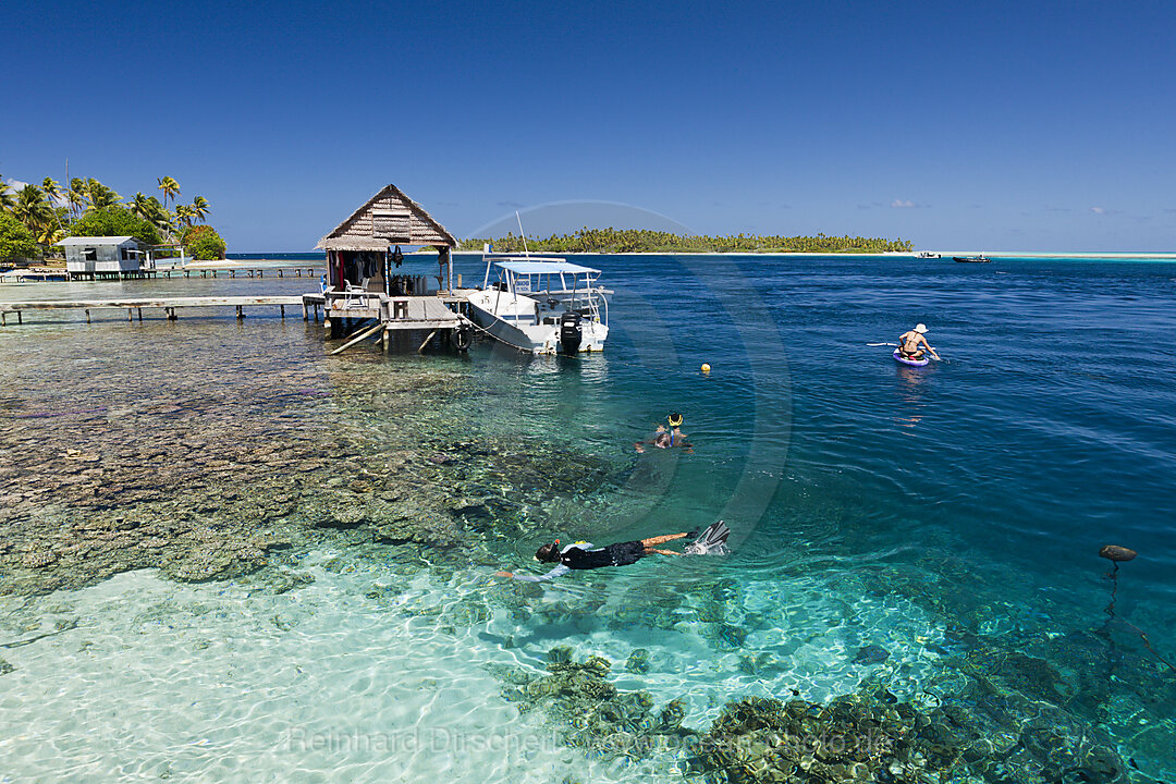 Lagune von Tetamanu Village, Fakarava, Tuamotu Archipel, Franzoesisch Polynesien