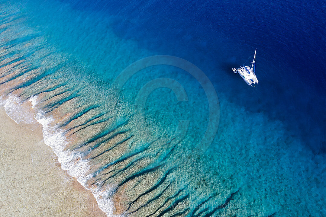 Catamaran at Apataki Atoll, Tuamotu Archipel, French Polynesia