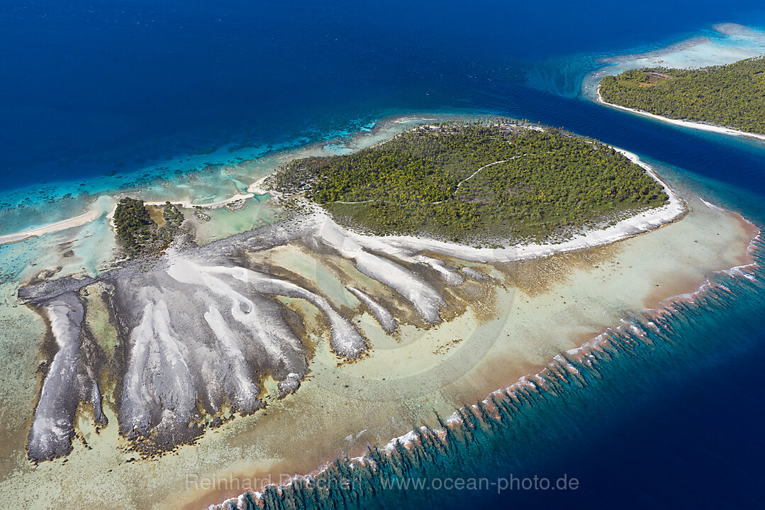 Impressions of Apataki Atoll, Tuamotu Archipel, French Polynesia
