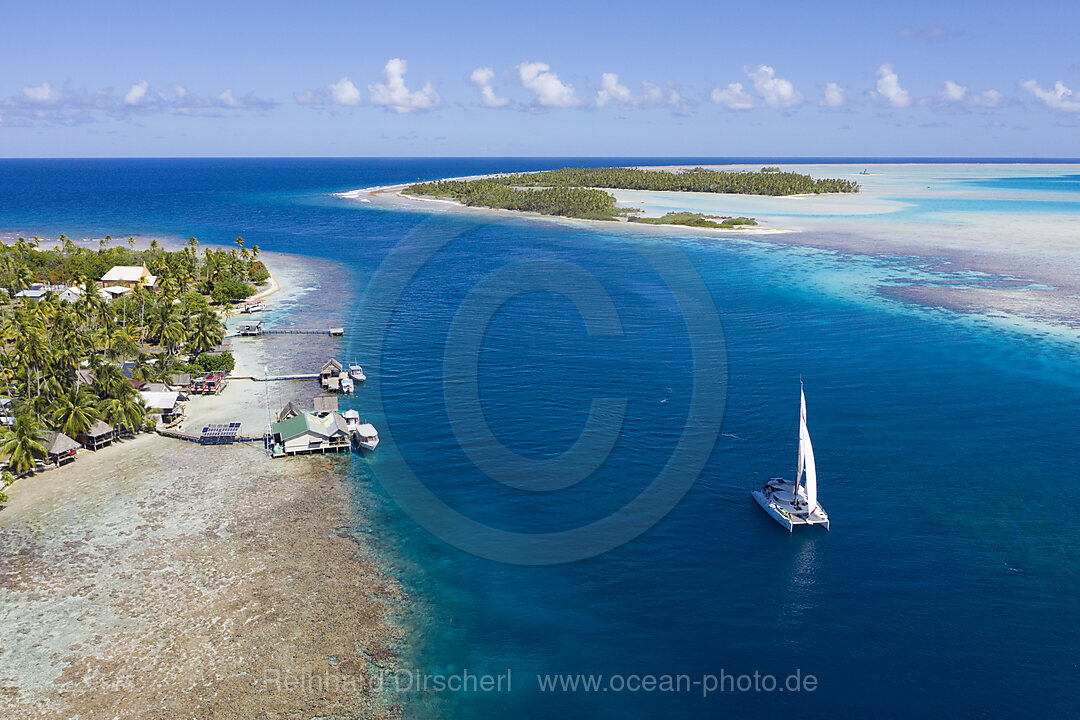 Tetamanu Pass im Fakarava Atoll, Tuamotu Archipel, Franzoesisch Polynesien