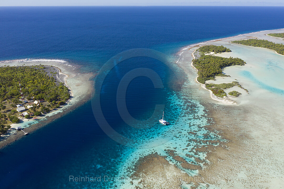 Tetamanu Pass im Fakarava Atoll, Tuamotu Archipel, Franzoesisch Polynesien