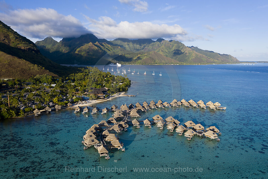 Hotel Resort mit Wasserbungalows, Moorea, Franzoesisch Polynesien