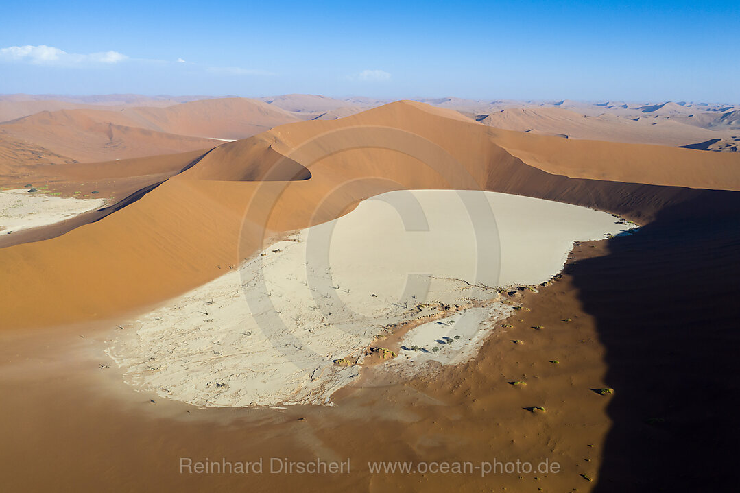 Luftaufnahme des Deadvlei, Namib Naukluft Park, Namibia