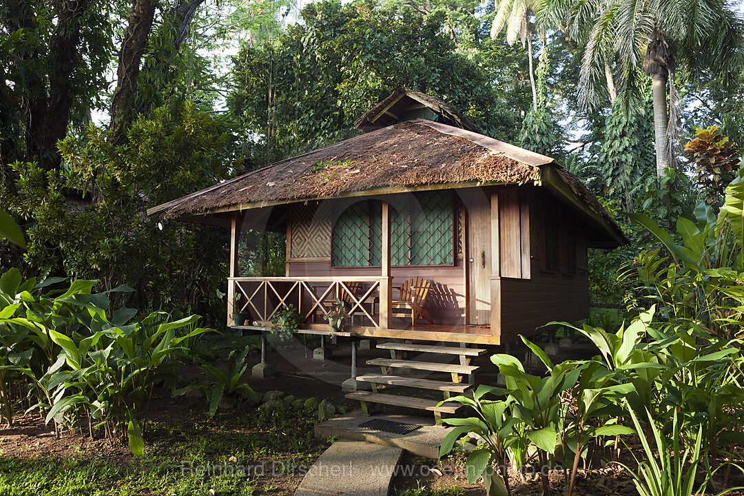 Bungalow des Walindi Plantation Resort, Kimbe Bay, New Britain, Papua Neuguinea