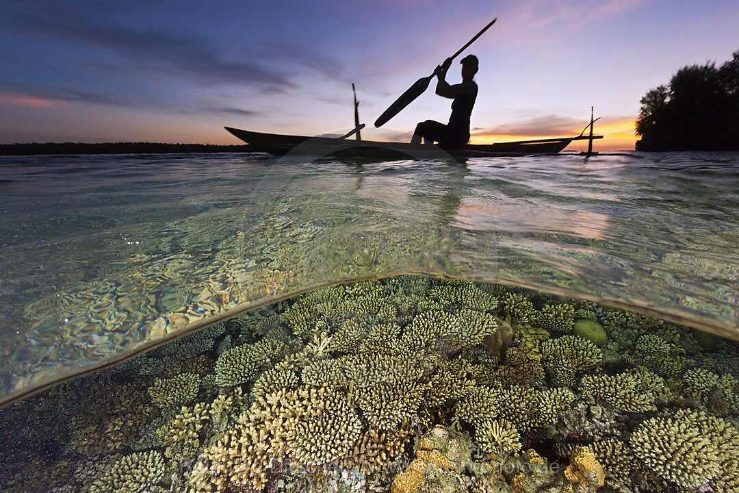 Korallenriff bei Sonnenuntergang, New Ireland, Papua Neuguinea