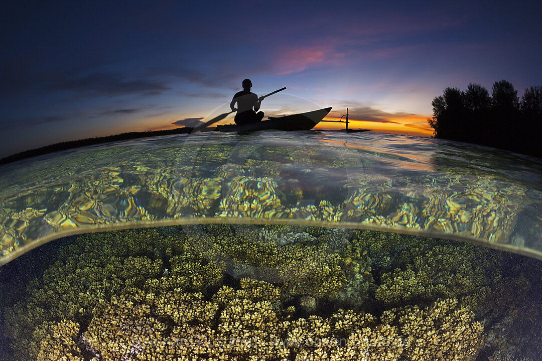 Korallenriff bei Sonnenuntergang, New Ireland, Papua Neuguinea