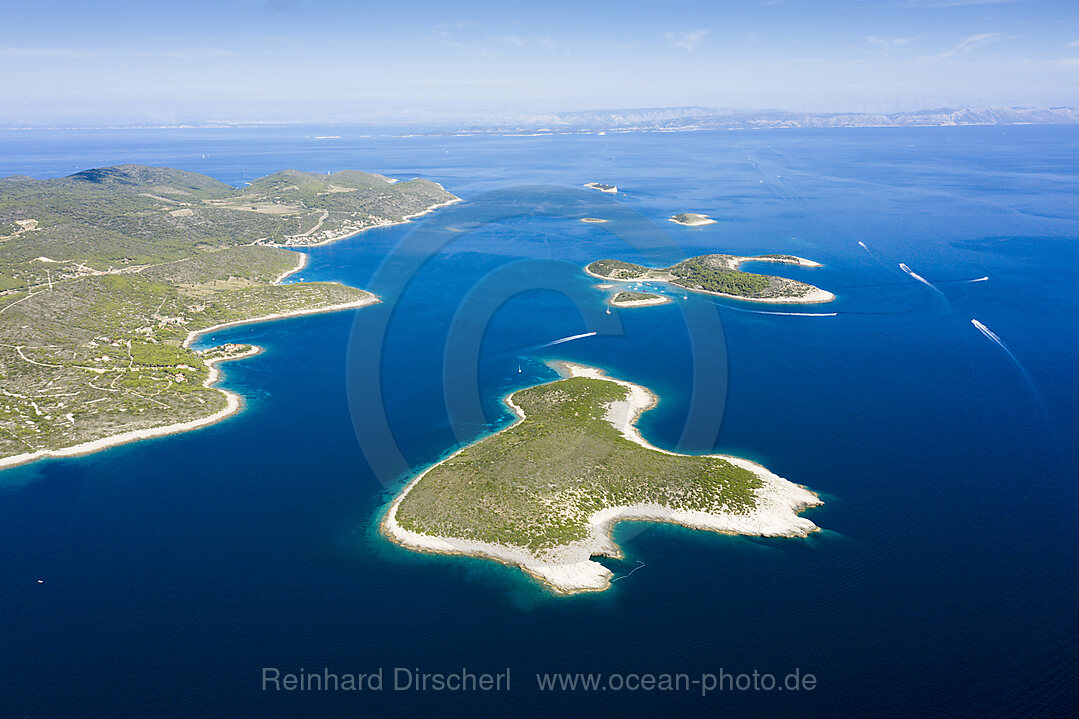 Inseln Ravnik und Budikovac an der Suedkueste von Vis, Mittelmeer, Kroatien