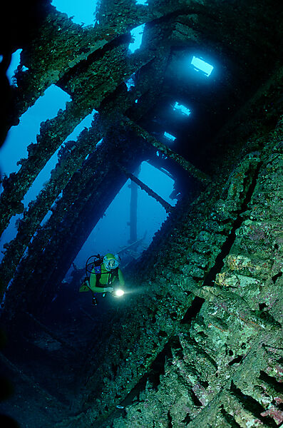 wreckdiving, scuba diver in a ship wreck