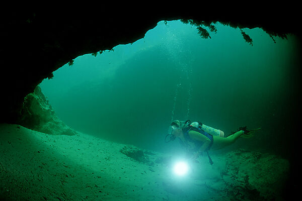Cave diving, Scuba diver in underwater cave