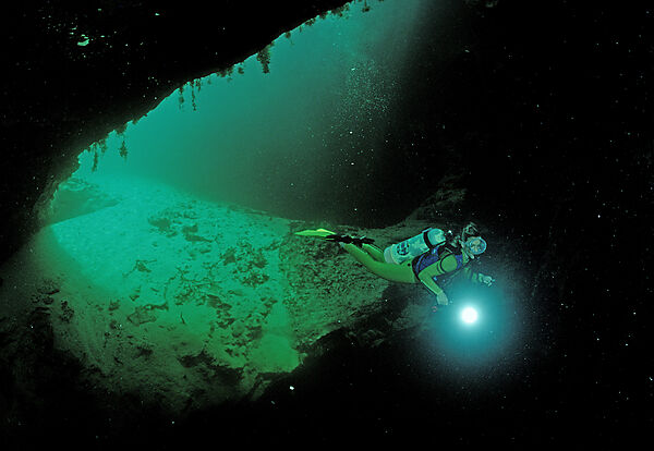 Cave diving, Scuba diver in underwater cave