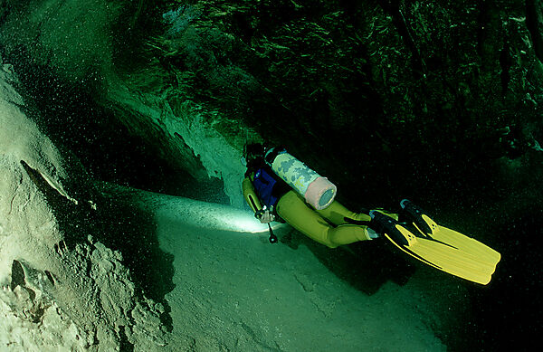 Cave diving, Scuba diver in underwater cave