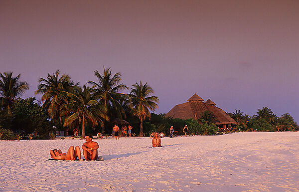 Touristen am Sandstrand