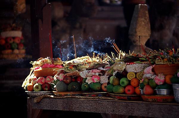 Opfergaben im Hindu Tempel Ubud