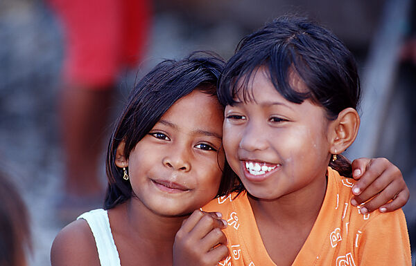 Zwei indonesische Maedchen