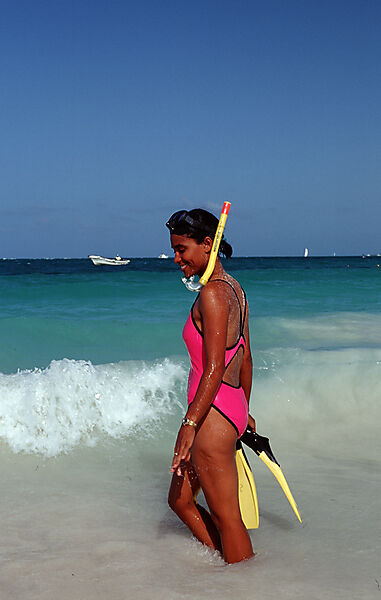 Schnorchlerin im Meer