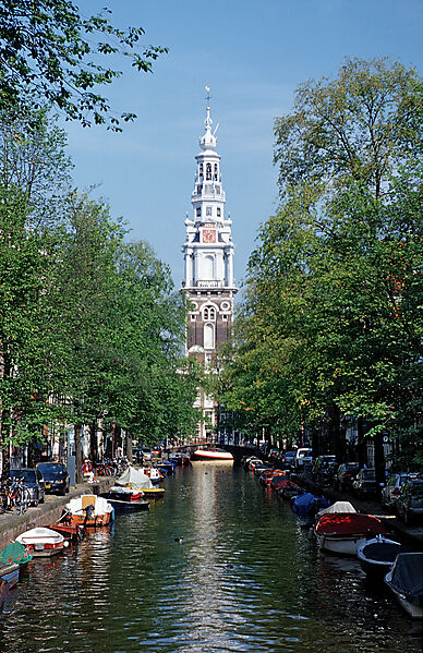 Kirche und Gracht