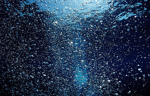 Luftblasen im Wasser