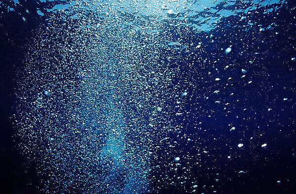 Luftblasen im Wasser