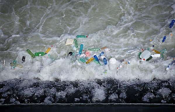 Garbage in river Tiber