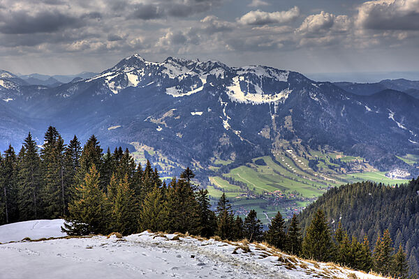 Blick vom Lengrieser Huette auf Bayerisches Voralpenland