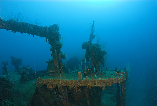 Flugabwehr Geschuetz auf Zerstoerer USS Lamson