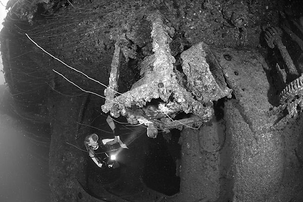 Tauchen am japanischen Schlachtschiff HIJMS Nagato